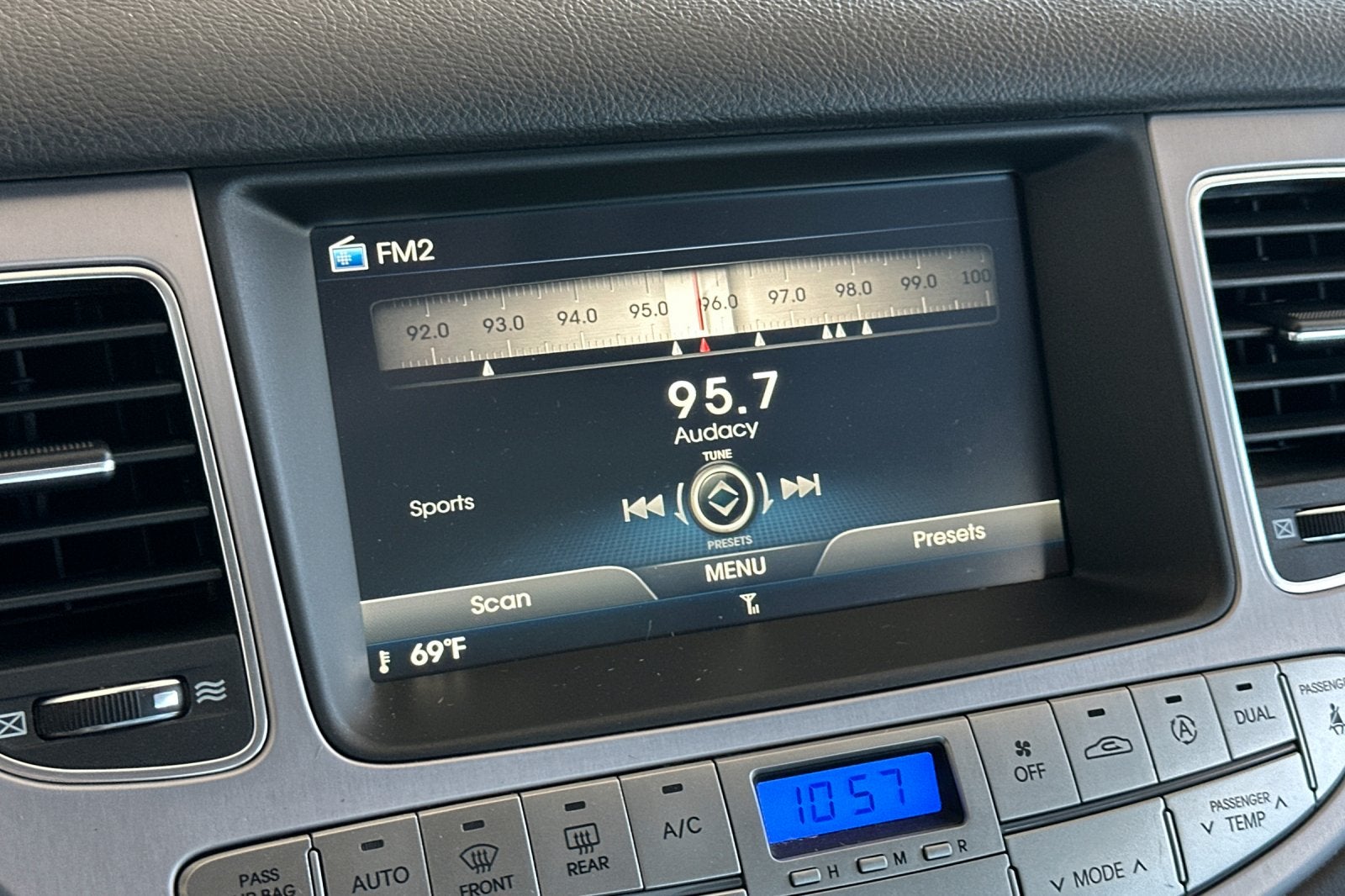 2014 Hyundai GENESIS 3.8 Premium Package