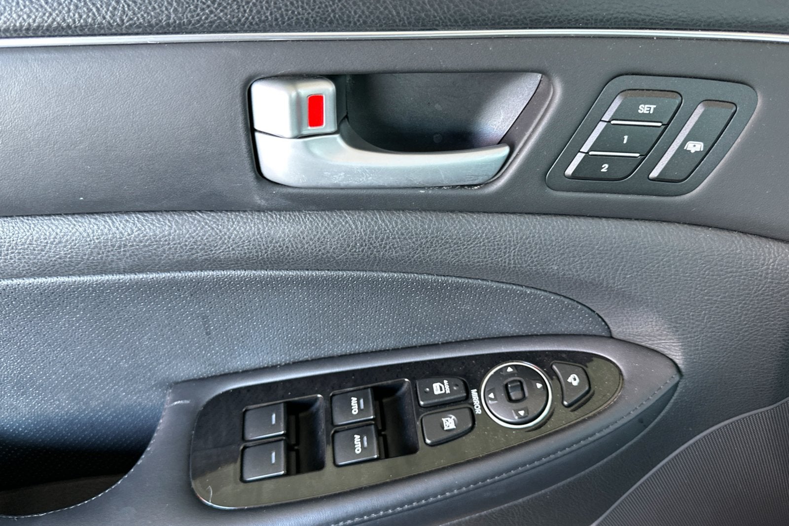 2014 Hyundai GENESIS 3.8 Premium Package