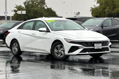 2025 Hyundai ELANTRA SE