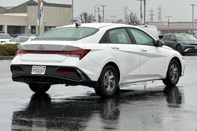 2025 Hyundai ELANTRA SE