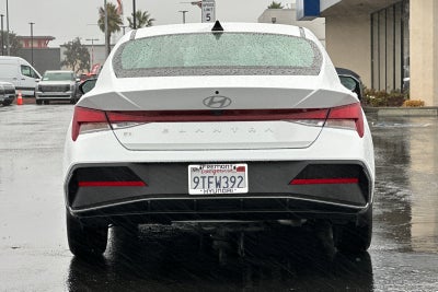 2025 Hyundai ELANTRA SE