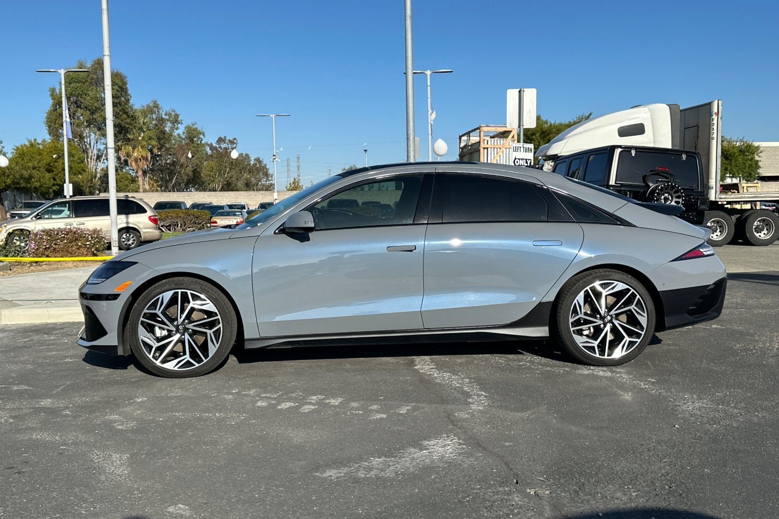 2025 Hyundai IONIQ 6 Limited