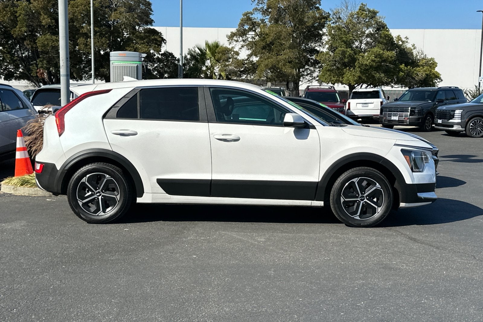 2025 Kia Niro LX