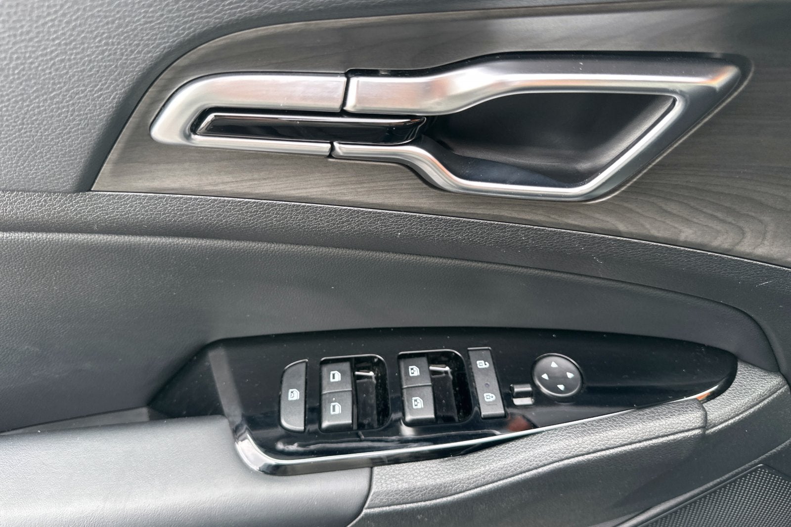 2024 Kia Sportage Plug-In Hybrid X-Line