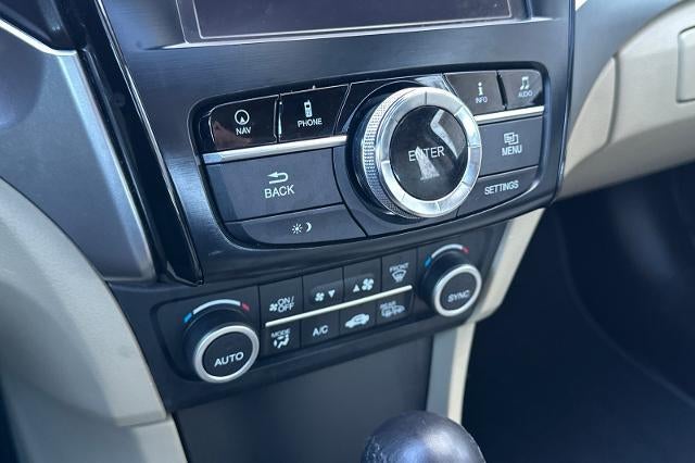 2017 Acura ILX w/Premium Pkg