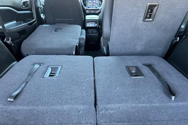 2022 GMC Acadia AT4