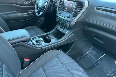 2022 GMC Acadia AT4