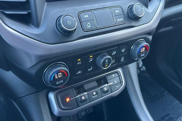 2022 GMC Acadia AT4
