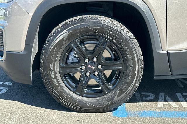 2022 GMC Acadia AT4