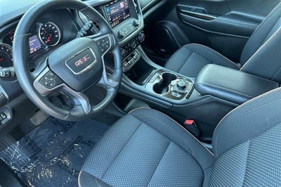 2022 GMC Acadia AT4