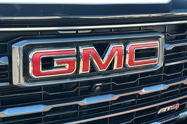 2025 GMC Yukon AT4