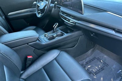 2025 Cadillac XT4 Premium Luxury