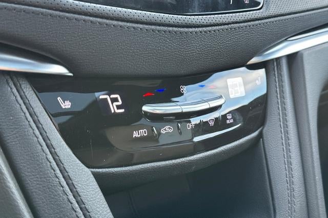 2025 Cadillac XT6 Luxury