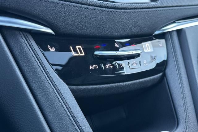 2025 Cadillac XT6 Luxury