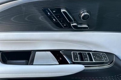 2025 Cadillac LYRIQ Luxury 1