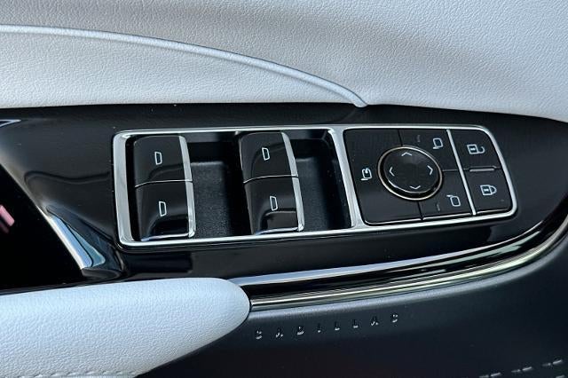 2025 Cadillac LYRIQ Luxury 1