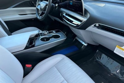 2025 Cadillac LYRIQ Luxury 1