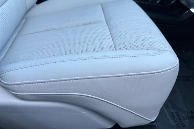 2025 Cadillac LYRIQ Luxury 1