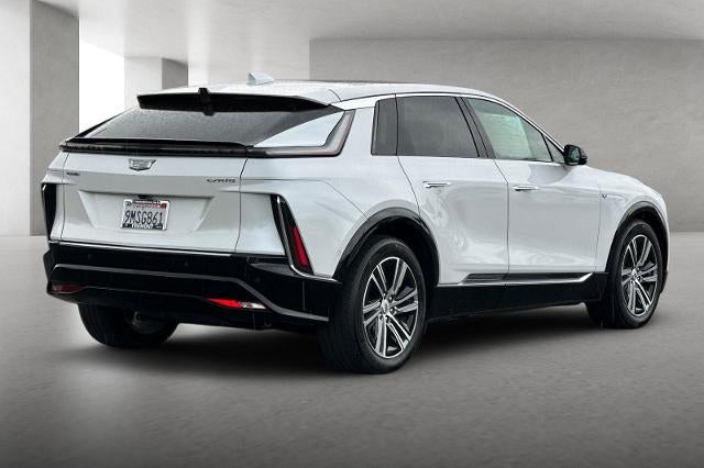 2024 Cadillac LYRIQ Luxury 1