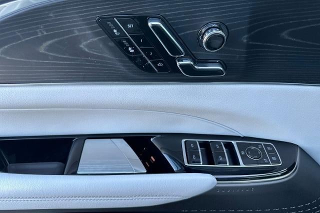 2024 Cadillac LYRIQ Luxury 1