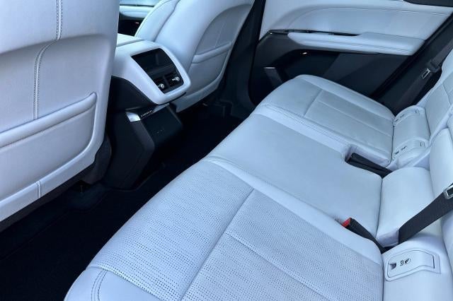 2024 Cadillac LYRIQ Luxury 1