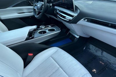 2024 Cadillac LYRIQ Luxury 1