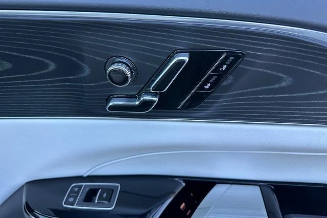 2024 Cadillac LYRIQ Luxury 1