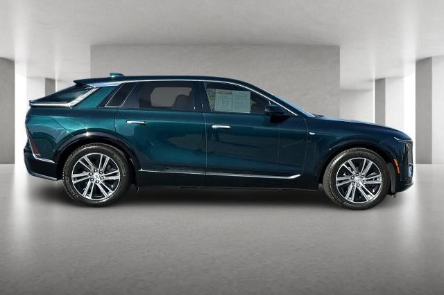2024 Cadillac LYRIQ Luxury 1