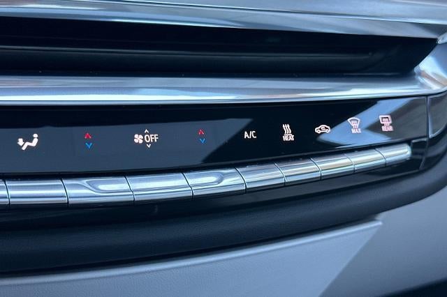 2024 Cadillac LYRIQ Luxury 1