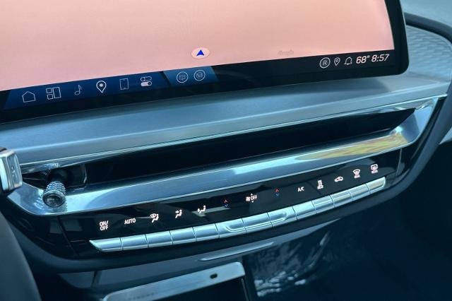 2024 Cadillac LYRIQ Luxury 1