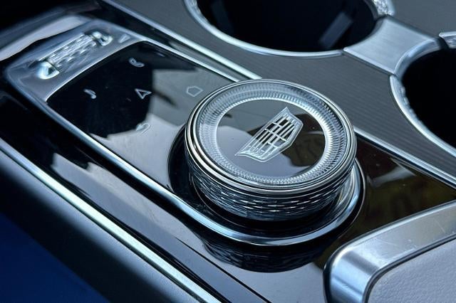 2024 Cadillac LYRIQ Luxury 1