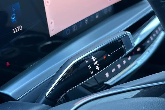 2024 Cadillac LYRIQ Luxury 1