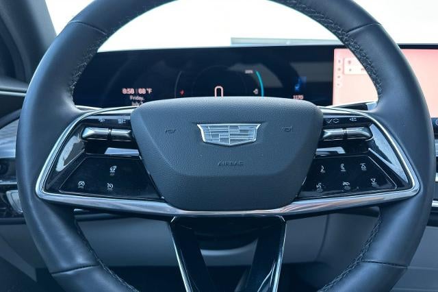 2024 Cadillac LYRIQ Luxury 1