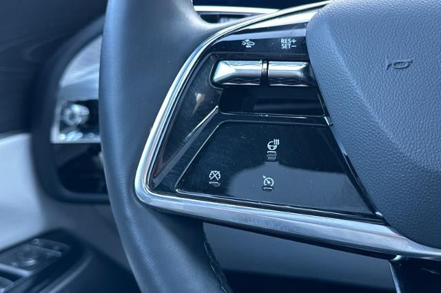 2024 Cadillac LYRIQ Luxury 1