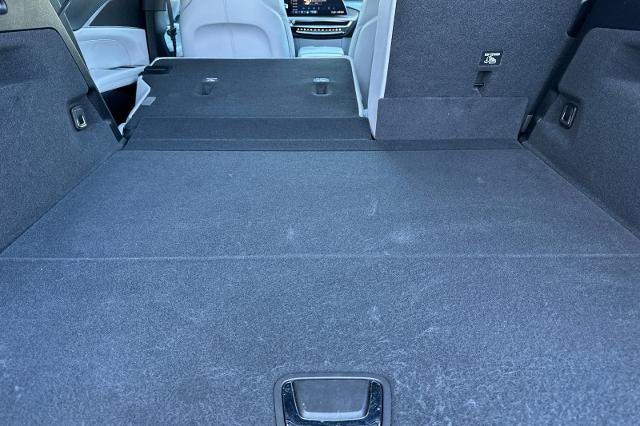 2024 Cadillac LYRIQ Luxury 1