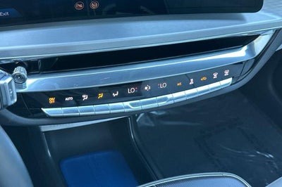 2024 Cadillac LYRIQ Luxury 1