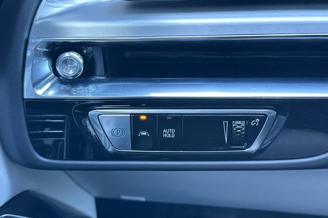 2024 Cadillac LYRIQ Luxury 1