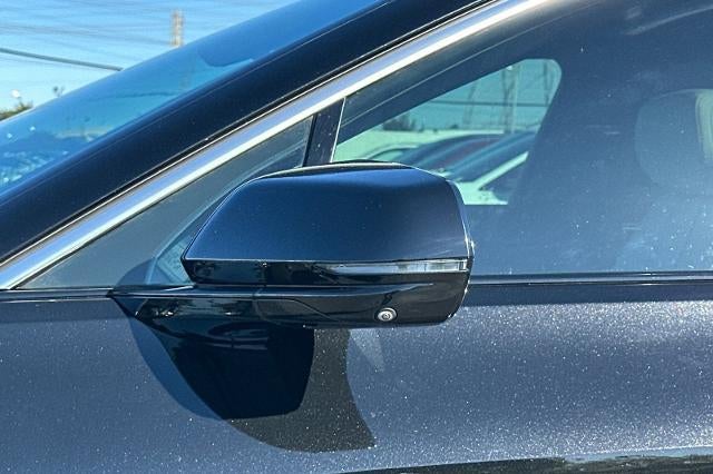 2024 Cadillac LYRIQ Luxury 1