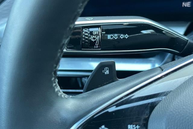 2024 Cadillac LYRIQ Luxury 1
