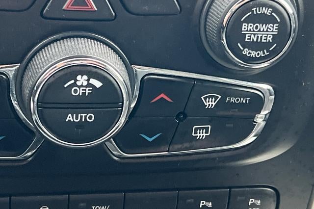 2017 RAM 1500 Big Horn Crew Cab 4x4 5'7" Box