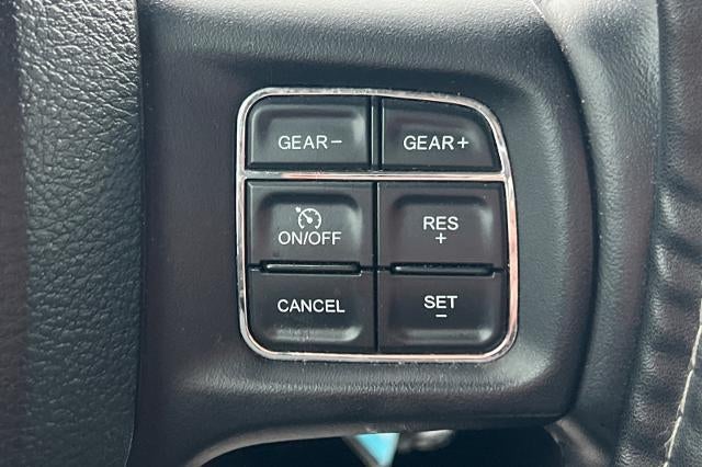 2017 RAM 1500 Big Horn Crew Cab 4x4 5'7" Box