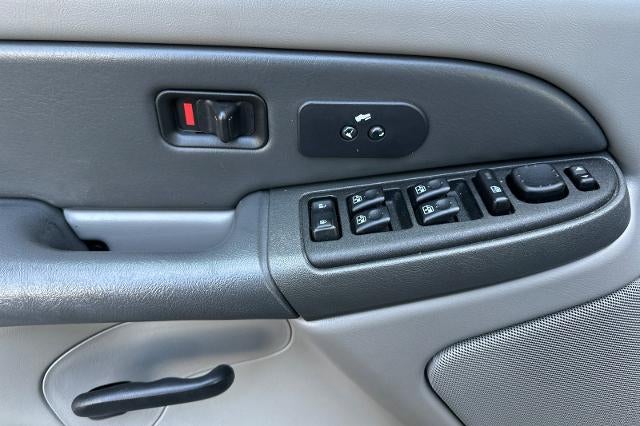 2003 Chevrolet Suburban LS