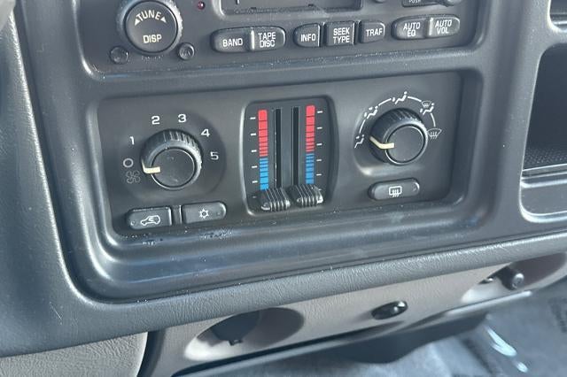 2003 Chevrolet Suburban LS