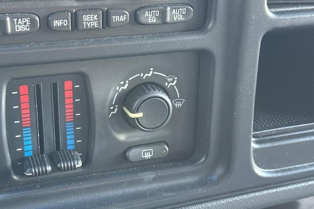 2003 Chevrolet Suburban LS
