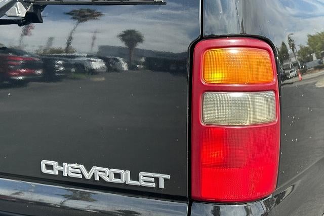 2003 Chevrolet Suburban LS