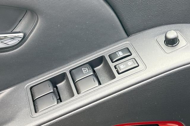 2023 Nissan Frontier Crew Cab PRO-X 4x2