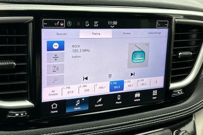 2023 Chrysler Pacifica Hybrid Touring L