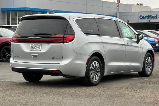 2023 Chrysler Pacifica Hybrid Touring L