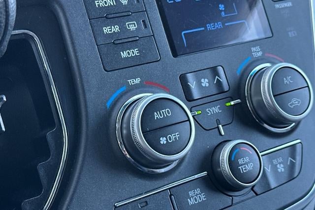 2015 Toyota Sienna LE AAS