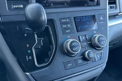 2015 Toyota Sienna LE AAS